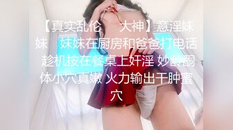 26第一次和老妈洗鸳鸯浴老妈就挑逗我，洗完我到老妈房间干翻她~