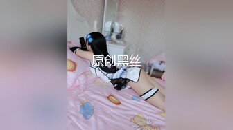 大神潜入写字楼 近距离贴B拍 大黑B美女同事