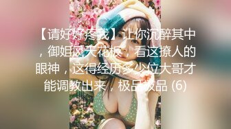 舞蹈班小妹妹觉前还要练习一整套动作