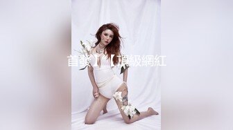 【Olivia】Stripchat来了一个极品，童颜巨乳，各种玩具琳琅满目缺个男人 (2)