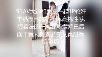 -黑框眼镜御姐范新人美女，黄瓜抽插无毛骚穴，双指猛扣白浆四溅