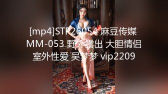 -性感的美女被3男高价钱约到公寓啪啪 3P玩得很爽