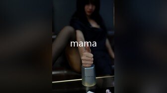 商场女厕全景偷拍红唇美少妇的极品小黑鲍